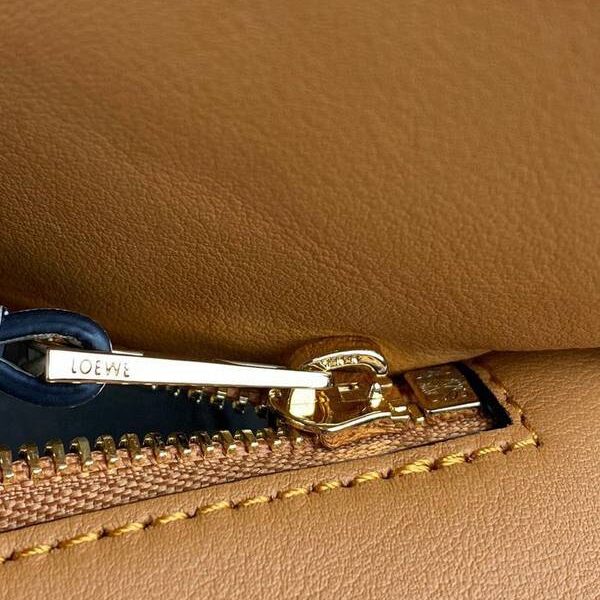 A貨精品LOEWE淺焦糖PUZZLE中號