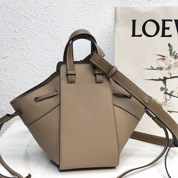 高仿包包 LOEWE 卡其荔枝紋mini hammock bag 托特包 9 高仿包包 LOEWE 卡其荔枝紋mini hammock bag 托特包
