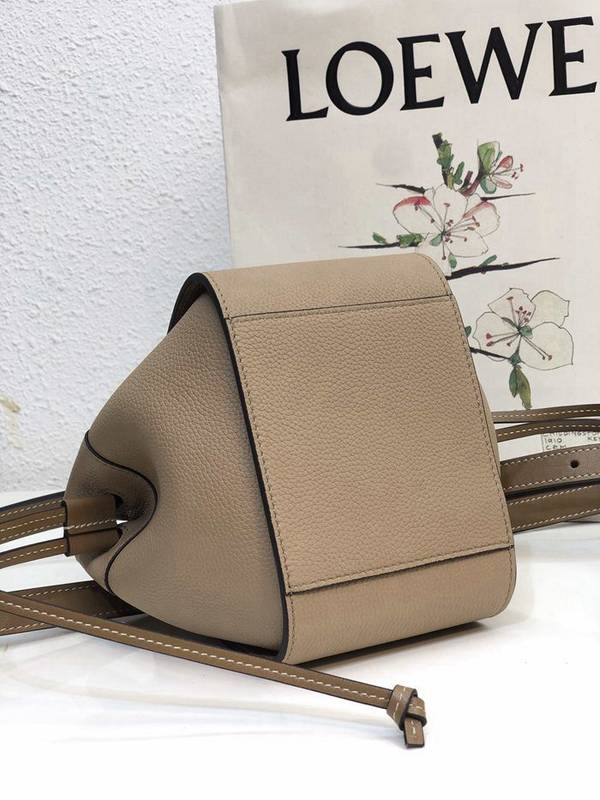 高仿包包 LOEWE 卡其荔枝紋mini hammock bag 托特包 5 高仿包包 LOEWE 卡其荔枝紋mini hammock bag 托特包