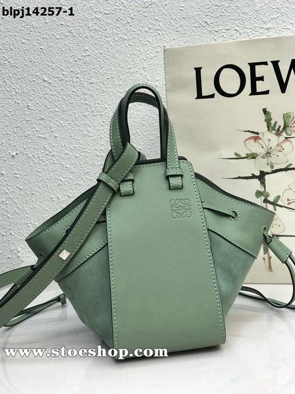 高仿網台灣 LOEWE薄荷綠mini hammock bag吊床包 1 高仿網台灣 LOEWE薄荷綠mini hammock bag吊床包