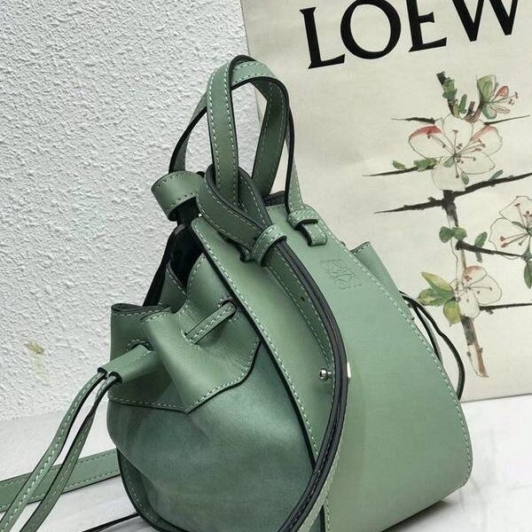 高仿網台灣 LOEWE薄荷綠mini hammock bag吊床包 8 高仿網台灣 LOEWE薄荷綠mini hammock bag吊床包
