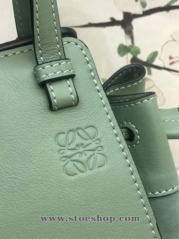 高仿網台灣 LOEWE薄荷綠mini hammock bag吊床包 4 高仿網台灣 LOEWE薄荷綠mini hammock bag吊床包