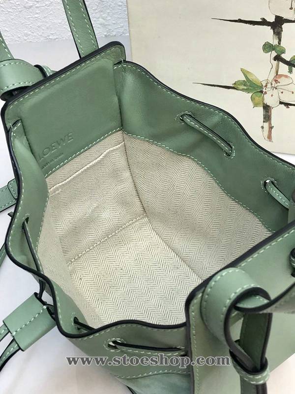 高仿網台灣 LOEWE薄荷綠mini hammock bag吊床包 6 高仿網台灣 LOEWE薄荷綠mini hammock bag吊床包