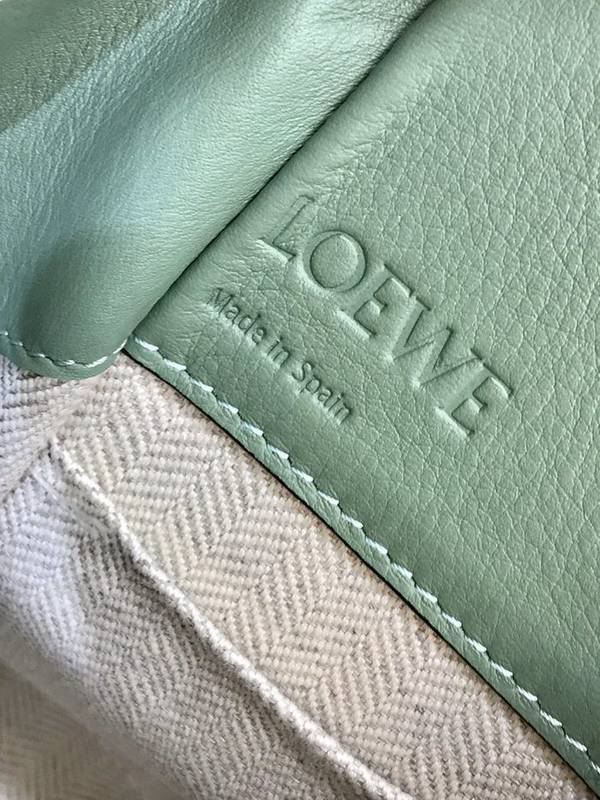 高仿網台灣 LOEWE薄荷綠mini hammock bag吊床包 7 高仿網台灣 LOEWE薄荷綠mini hammock bag吊床包