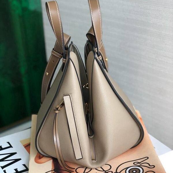A貨之家LOEWEHammock西班牙進口荔枝紋小牛皮blpj14300