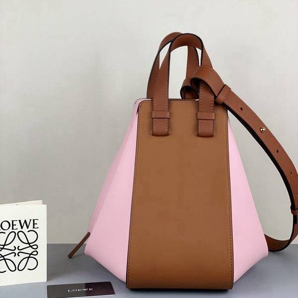 高仿包包LOEWE焦糖櫻花粉Loewe hammock西班牙小牛皮blpj14301