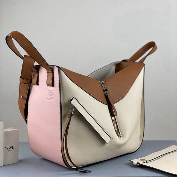 奢侈品1：1LOEWE牛奶粉 Loewe hammock專櫃同步最新版本西班牙小牛皮blpj14303