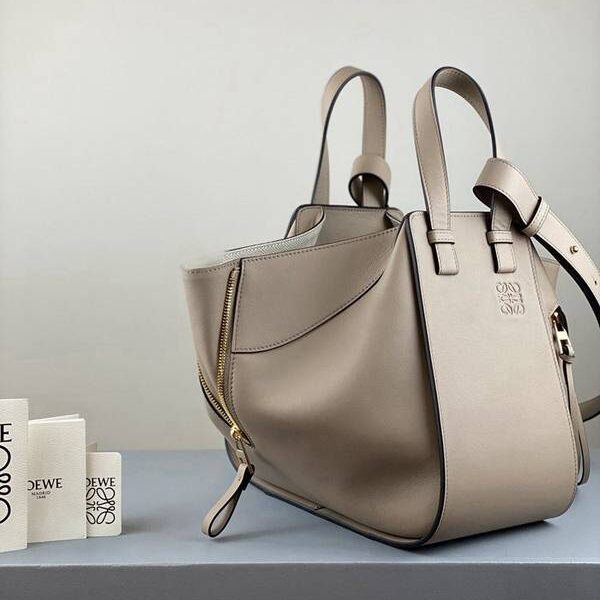 原版A貨LOEWE沙色牛皮Loewe hammock 西班牙小牛皮blpj14307