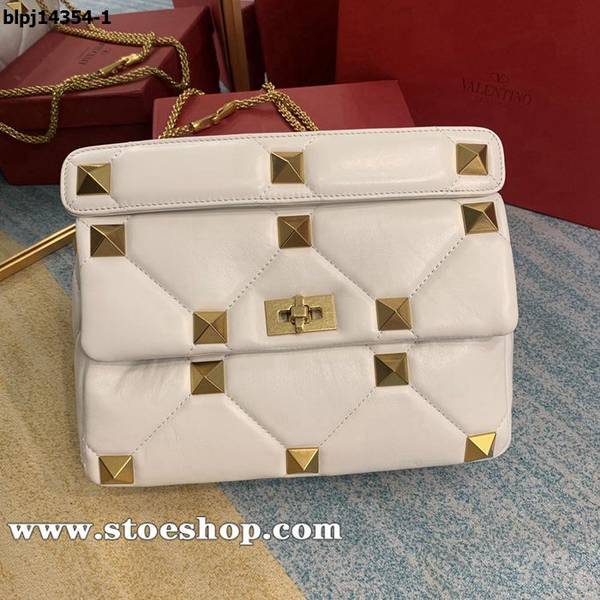 奢侈品ValentinoValentino Garavani Roman Stud 納帕羊皮革鏈條包blpj14354 1 奢侈品ValentinoValentino Garavani Roman Stud 納帕羊皮革鏈條包blpj14354
