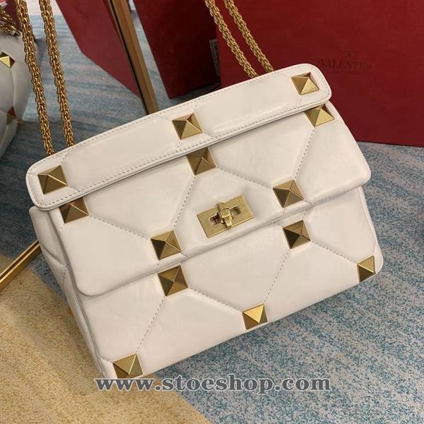 奢侈品ValentinoValentino Garavani Roman Stud 納帕羊皮革鏈條包blpj14354 4 奢侈品ValentinoValentino Garavani Roman Stud 納帕羊皮革鏈條包blpj14354