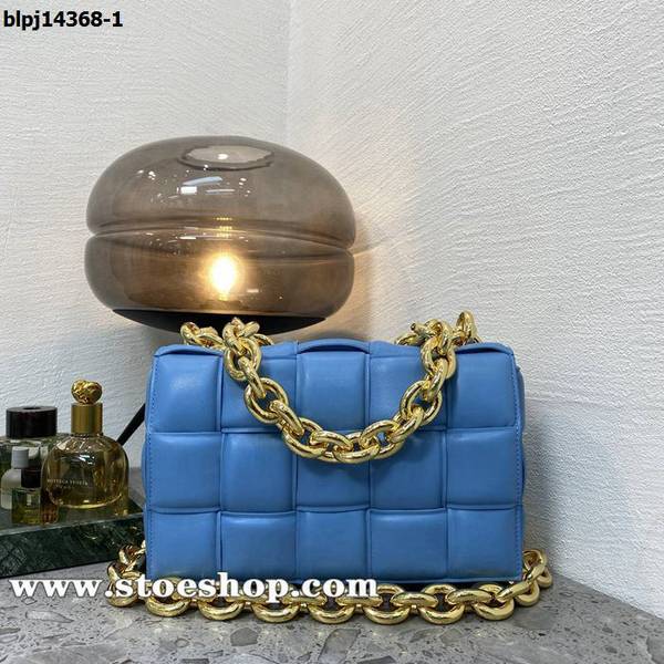 A貨之家BOTTEGA VENETA天藍色鏈條枕頭包padded 枕頭包blpj14368 1 A貨之家BOTTEGA VENETA天藍色鏈條枕頭包padded 枕頭包blpj14368