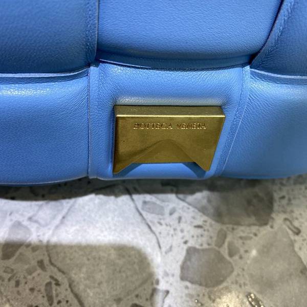 A貨之家BOTTEGA VENETA天藍色鏈條枕頭包padded 枕頭包blpj14368 7 A貨之家BOTTEGA VENETA天藍色鏈條枕頭包padded 枕頭包blpj14368