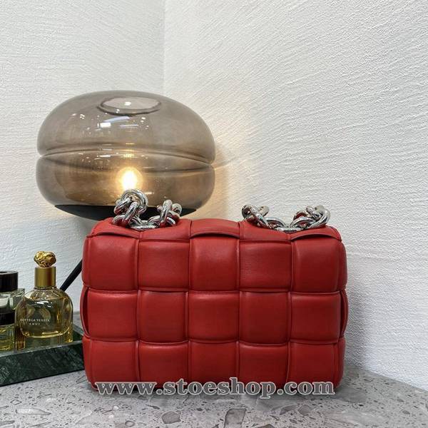 高仿網台灣BOTTEGA VENETA女王紅鏈條枕頭包padded 枕頭包blpj14370 2 高仿網台灣BOTTEGA VENETA女王紅鏈條枕頭包padded 枕頭包blpj14370
