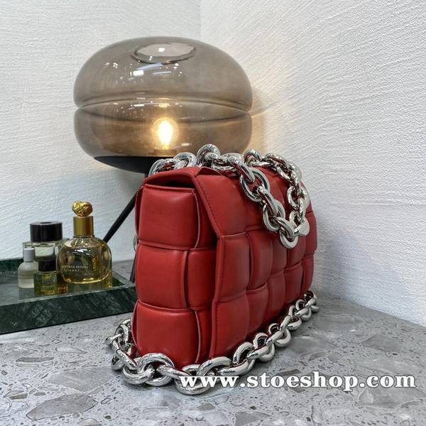 高仿網台灣BOTTEGA VENETA女王紅鏈條枕頭包padded 枕頭包blpj14370 3 高仿網台灣BOTTEGA VENETA女王紅鏈條枕頭包padded 枕頭包blpj14370