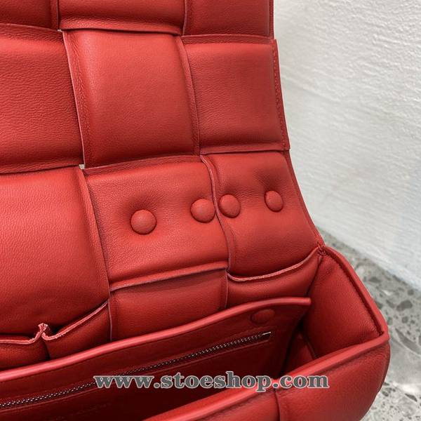 高仿網台灣BOTTEGA VENETA女王紅鏈條枕頭包padded 枕頭包blpj14370 8 高仿網台灣BOTTEGA VENETA女王紅鏈條枕頭包padded 枕頭包blpj14370