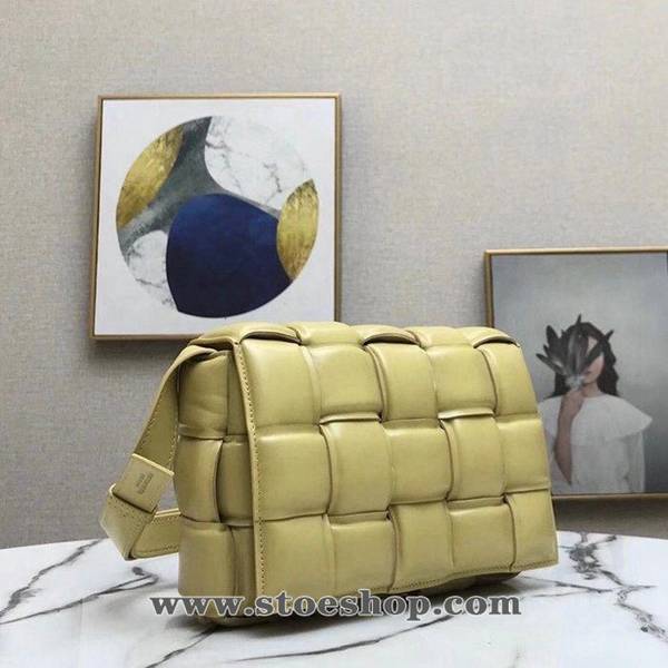 原單BOTTEGA VENETACassette全皮枕頭包奶油黃立體格子柔軟高級小牛皮blpj14380 2 原單BOTTEGA VENETACassette全皮枕頭包奶油黃立體格子柔軟高級小牛皮blpj14380