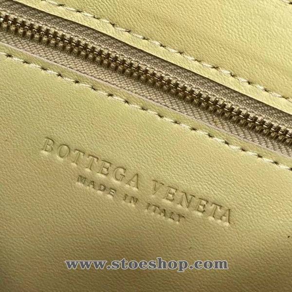 原單BOTTEGA VENETACassette全皮枕頭包奶油黃立體格子柔軟高級小牛皮blpj14380 8 原單BOTTEGA VENETACassette全皮枕頭包奶油黃立體格子柔軟高級小牛皮blpj14380