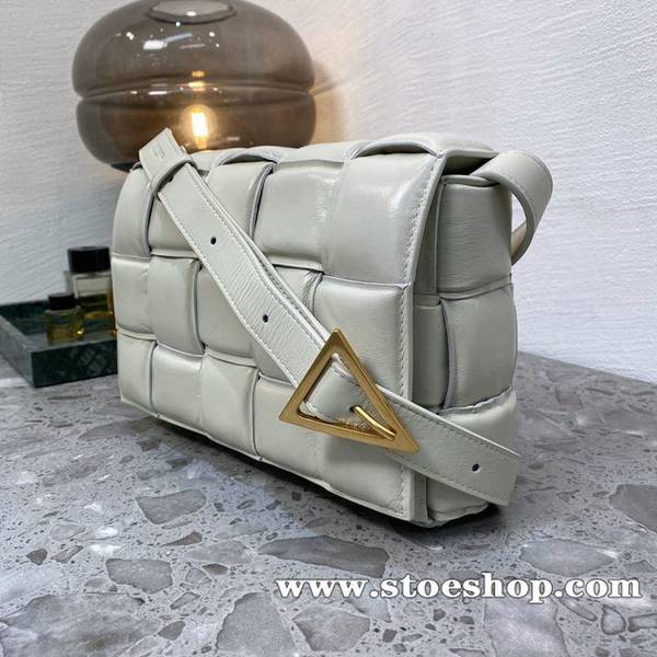 高仿名牌包BOTTEGA VENETACassette枕頭包柔軟高級小牛皮blpj14390 3 高仿名牌包BOTTEGA VENETACassette枕頭包柔軟高級小牛皮blpj14390