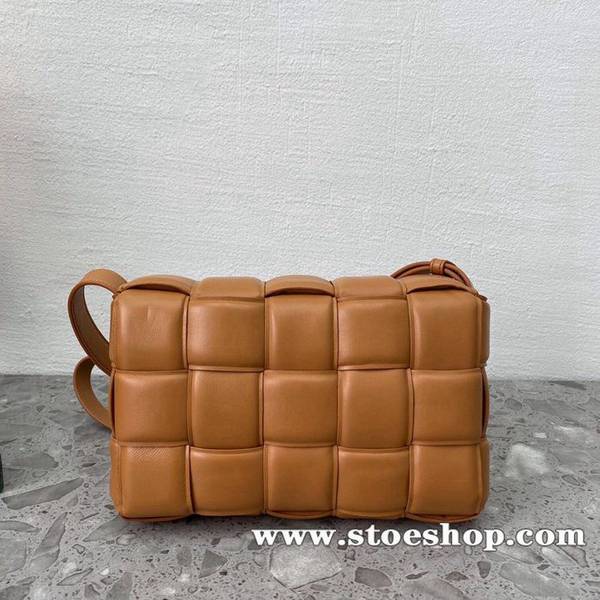 高仿精品批發BOTTEGA VENETACassette枕頭包柔軟高級小牛皮blpj14392 3 高仿精品批發BOTTEGA VENETACassette枕頭包柔軟高級小牛皮blpj14392