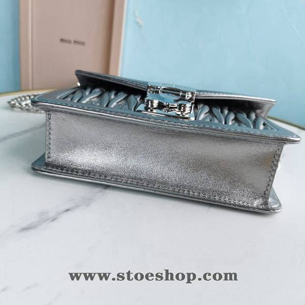 高仿奢侈品miumiu銀灰5BH099,頂級進口Matelasse小羊皮材質blpj14429 4 高仿奢侈品miumiu銀灰5BH099,頂級進口Matelasse小羊皮材質blpj14429