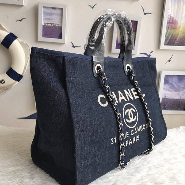 香奈兒 獨家高仿chanel 66941大號沙灘牛仔帆布包chanel deauville春夏迪拜度假系列經典購物袋帶手柄大號媽咪包chb10152