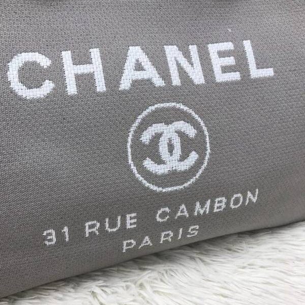 香奈兒 第一高仿chanel 66941大號沙灘牛仔帆布包chanel deauville春夏迪拜度假系列經典購物袋帶手柄大號媽咪包chb10153