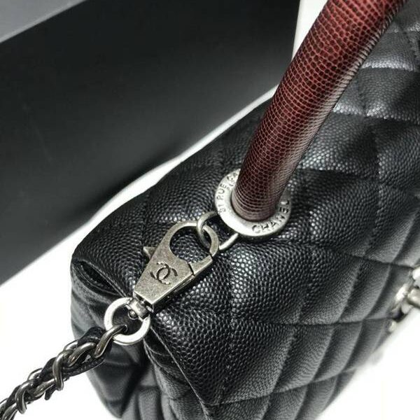 一比一高仿奢侈品chanel A92990最新棱格細顆粒壓花小牛皮配與棗紅蜥蜴紋手柄單肩斜挎手提中號口蓋包chb10176
