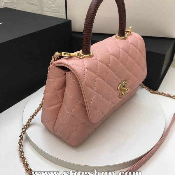 chanel水桶包高仿精品A92990最新棱格細顆粒壓花小牛皮配與手柄單肩斜挎手提中號口蓋包chb10186