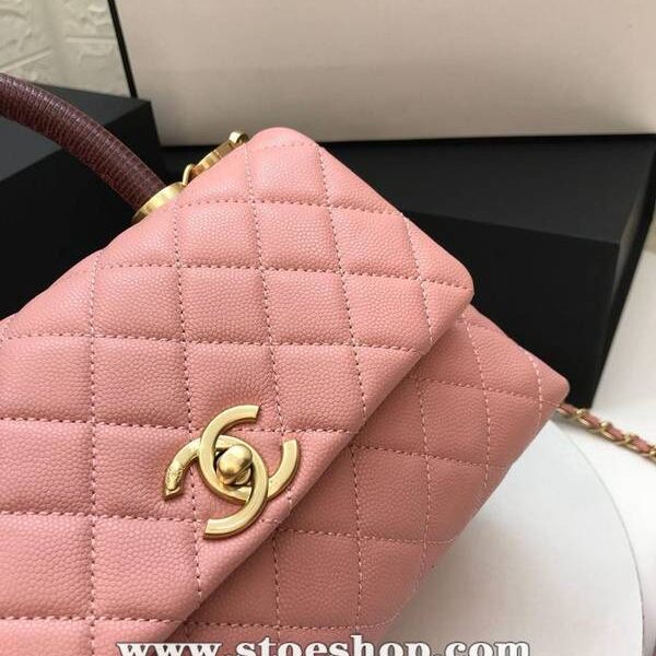 chanel水桶包高仿精品A92990最新棱格細顆粒壓花小牛皮配與手柄單肩斜挎手提中號口蓋包chb10186