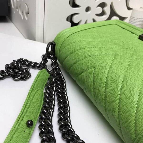 完美品質香奈兒A67086最新款V字紋顆粒壓花小牛皮經典BOY單肩斜挎鏈條口蓋包chb10265