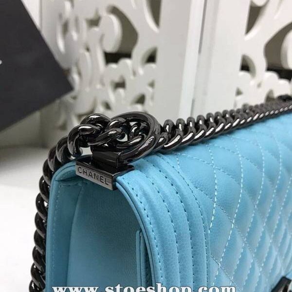 高仿chanel錢包香奈兒A67086最新款V字紋顆粒壓花小牛皮經典BOY單肩斜挎鏈條口蓋包chb10266