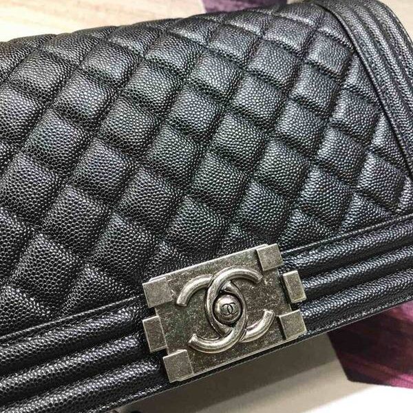 高仿香奈兒男挎包精仿香奈兒A67086 BOY chanel口蓋包細顆粒壓花小牛皮chb10278