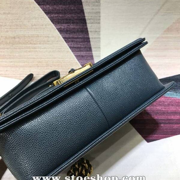 一比一精仿香奈兒包香奈兒A67086 BOY chanel口蓋包顆粒壓花小牛皮chb10281
