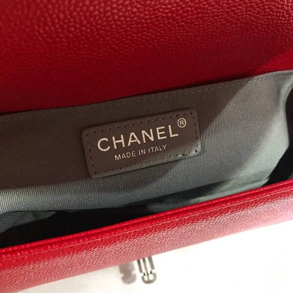 各種高仿奢侈品香奈兒A67086 BOY chanel口蓋包顆粒壓花小牛皮chb10286