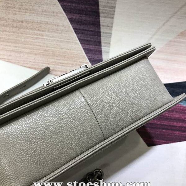 高仿服飾香奈兒A67086 BOY chanel口蓋包顆粒壓花小牛皮chb10292
