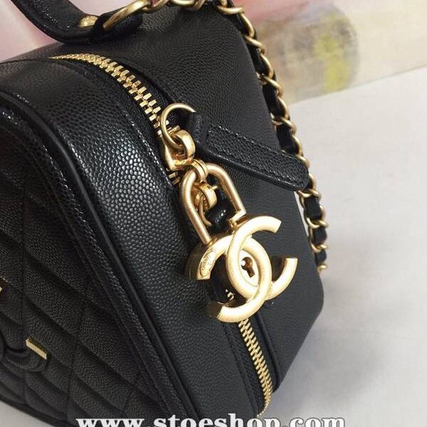 信譽品質第一chanel vanity case93342相機包2019秋冬新款斜挎手提化妝包立體感logo原廠魚子醬chb10394