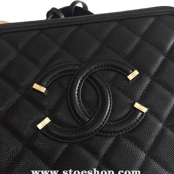 名牌包折扣chanel 93342化妝包立體感logo原廠魚子醬牛皮chb10406