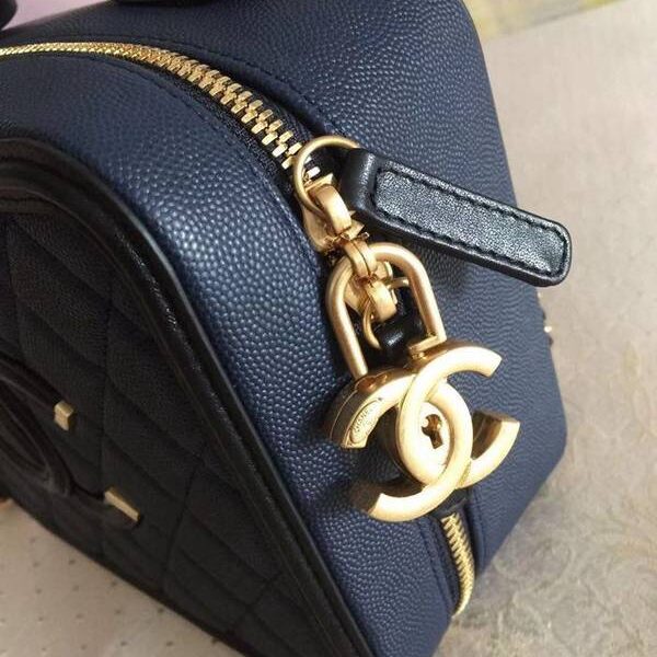 實物拍攝,純手工定制chanel 93342化妝包立體感logo原廠魚子醬牛皮chb10461