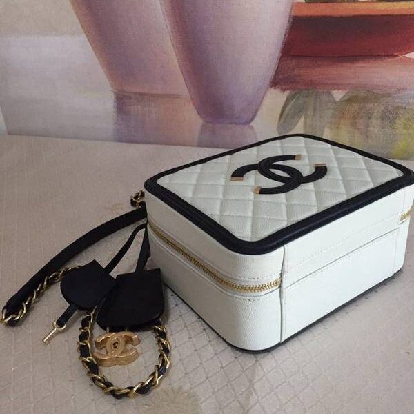 專櫃原單正品品質chanel 93342化妝包立體感logo原廠魚子醬牛皮chb10462