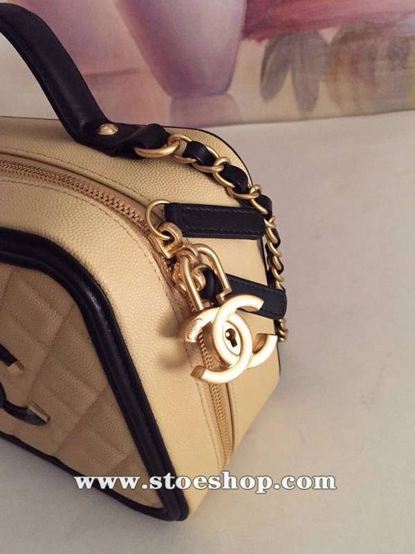 高端原廠原單質量chanel 93342化妝包立體感logo原廠魚子醬牛皮chb10463 4 高端原廠原單質量chanel 93342化妝包立體感logo原廠魚子醬牛皮chb10463