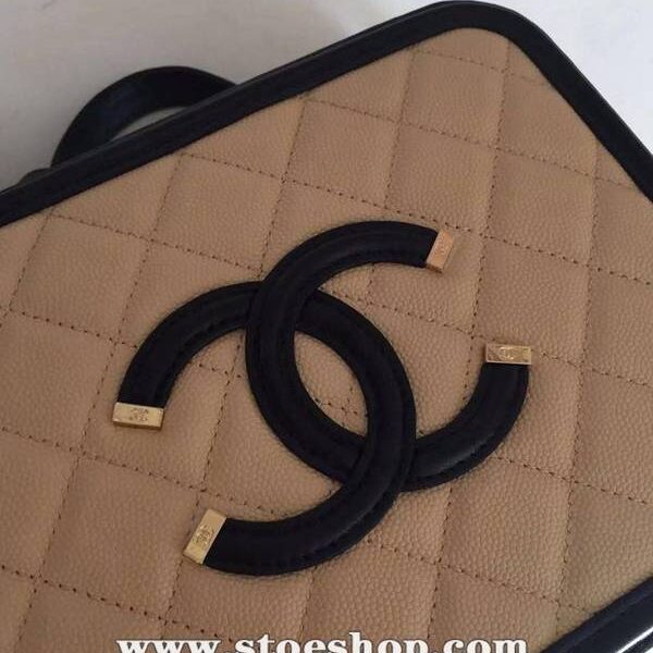 高端原廠原單質量chanel 93342化妝包立體感logo原廠魚子醬牛皮chb10463 13 高端原廠原單質量chanel 93342化妝包立體感logo原廠魚子醬牛皮chb10463