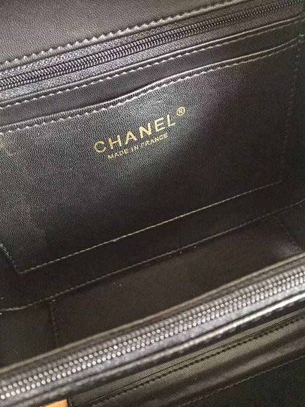 高端原廠原單質量chanel 93342化妝包立體感logo原廠魚子醬牛皮chb10463 8 高端原廠原單質量chanel 93342化妝包立體感logo原廠魚子醬牛皮chb10463