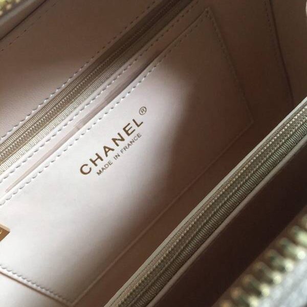 做工精美細緻chanel 93342化妝包立體感logo原廠魚子醬牛皮chb10464