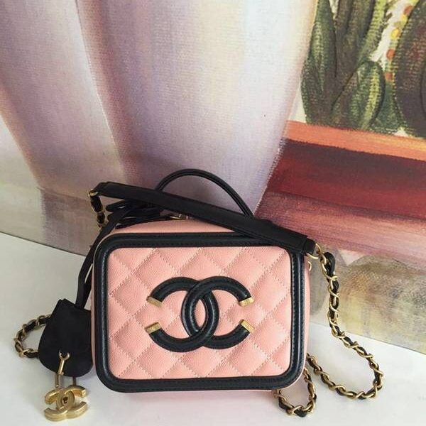 香奈兒高仿精品包chanel 93341化妝包立體感logo原廠魚子醬牛皮chb10630