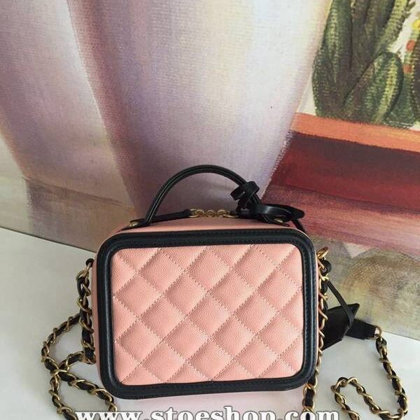 香奈兒高仿精品包chanel 93341化妝包立體感logo原廠魚子醬牛皮chb10630