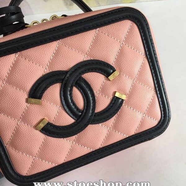 香奈兒高仿精品包chanel 93341化妝包立體感logo原廠魚子醬牛皮chb10630