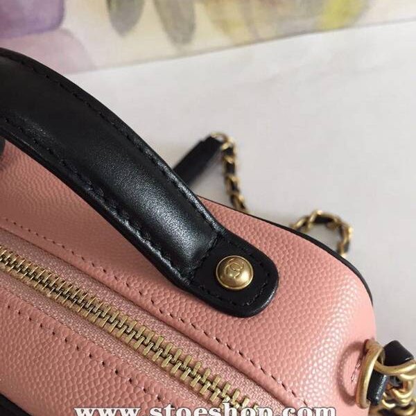 香奈兒高仿精品包chanel 93341化妝包立體感logo原廠魚子醬牛皮chb10630