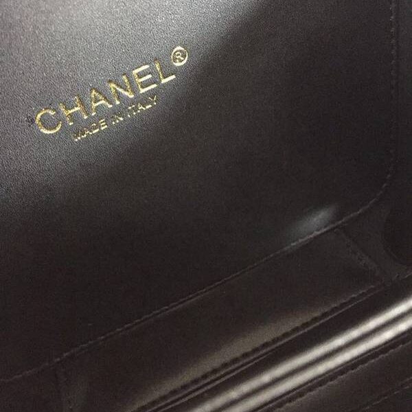 香奈兒高仿精品包chanel 93341化妝包立體感logo原廠魚子醬牛皮chb10630