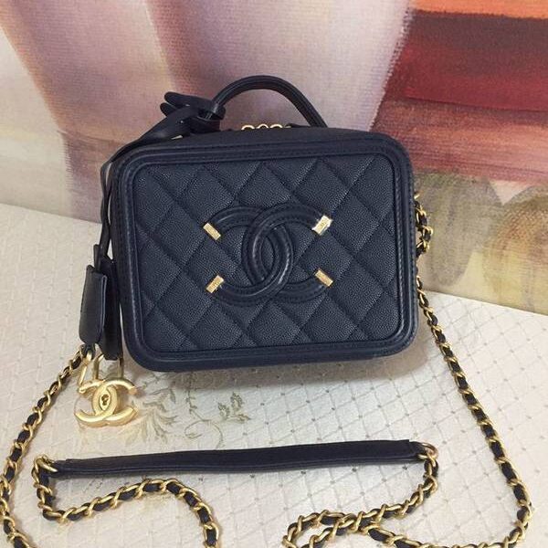 貨到付款chanel 93341化妝包立體感logo原廠魚子醬牛皮chb10632