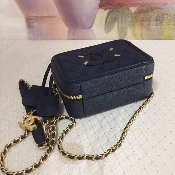 貨到付款chanel 93341化妝包立體感logo原廠魚子醬牛皮chb10632
